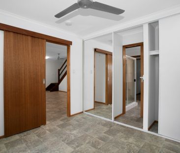 Charming three-bedroom home - Photo 3