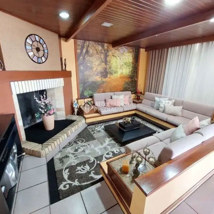 Casa com 4 quartos e 410m² para alugar em Centro, Florianópolis. - Photo 1