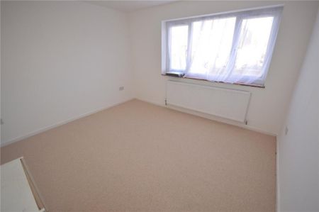 2 bedroom bungalow to rent - Photo 3