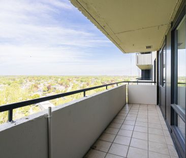 2555 Av. du Havre-des-Îles, Laval - Photo 2