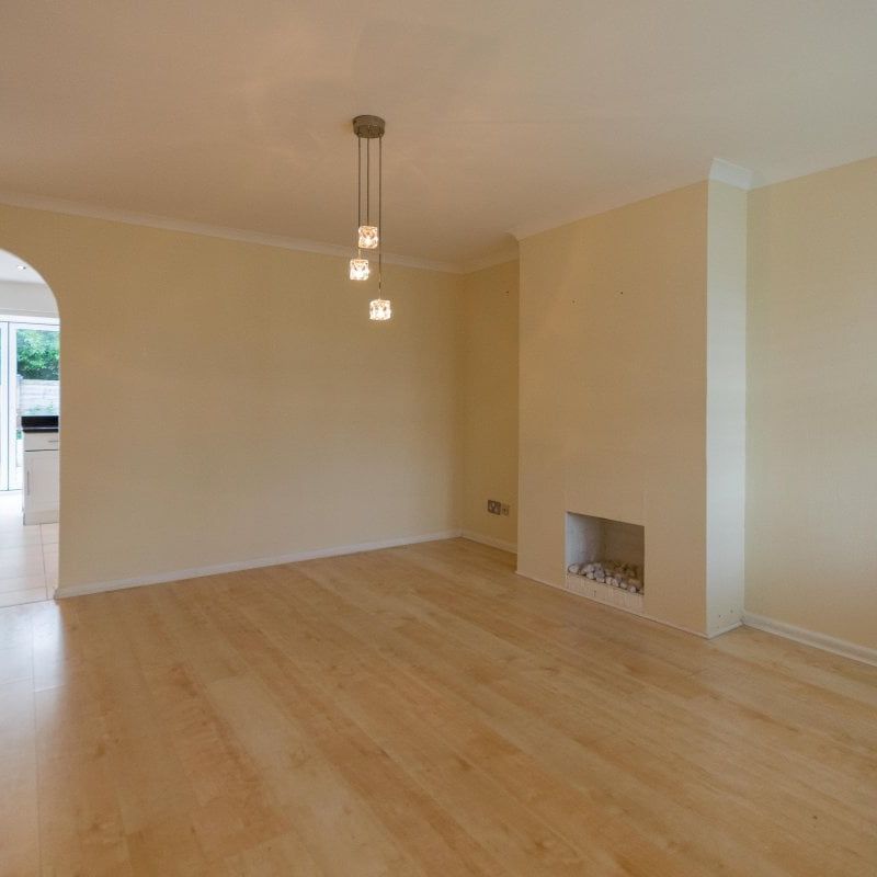 Hollows Close - Photo 1