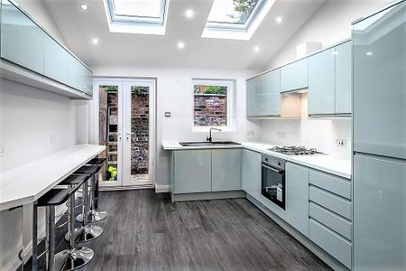 5 bedroom terraced house to rent - Photo 4