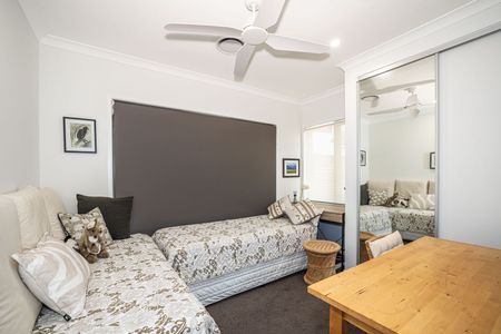 Stunning 3-Bed, 3-Bath Furnished Home for Rent – Peaceful, Sought-After Location with Beautiful Gardens - Photo 4