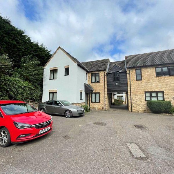 2 bedroom maisonette to rent - Photo 2