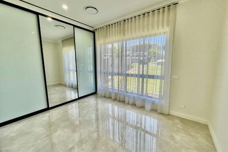 Brand-New & Tastefully Constructed Flat - Photo 2