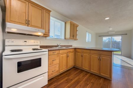 For Lease - 18 O'connor Lane, Guelph, Ontario - Photo 2