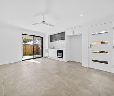 MODERN TWO BEDROOM DUPLEX IN QUIET STREET - Photo 4
