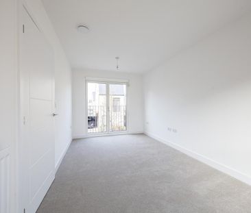 4 bedroom terraced house to rent - Photo 4