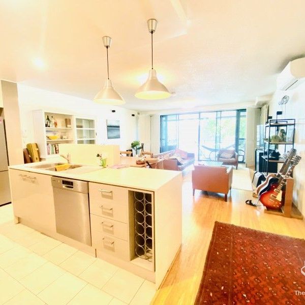 Very Spacious 2 Bedroom Apartment - Photo 1