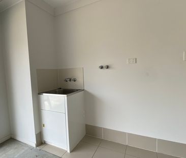 Comfortable Modern Home in Pimpama! - Photo 3