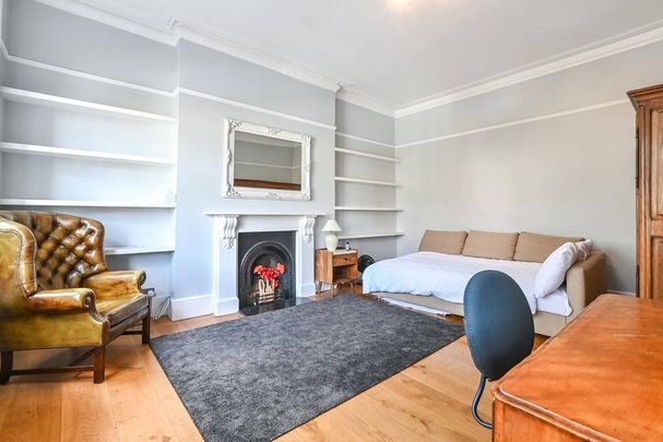 Studio to rent - Photo 1