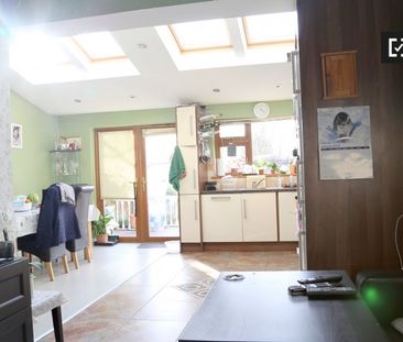 Room in shared apartment for rent, Northside - Photo 1