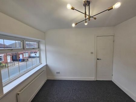 4 bedroom semi-detached house to rent - Photo 5