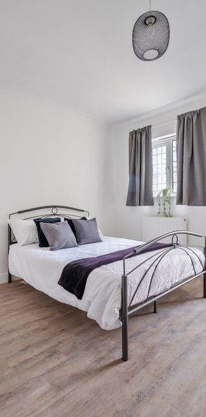 Studio Flat to rent - Barry Avenue, Bexleyheath, DA7 - Photo 1