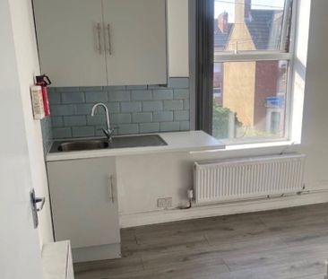 1 Bed Flat, Leeds, LS12 - Photo 6