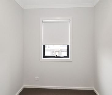 Modern 3-Bedroom Home with 2 Bathrooms and Single Garage - Photo 1