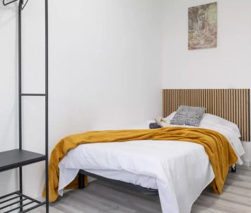 Single room for rent in 5-bedroom apartment in Carabanchel - Foto 4