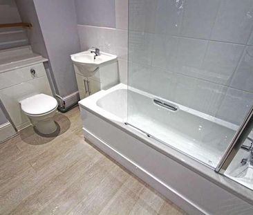 Victoria Avenue, Southend On Sea, SS2 - Photo 5