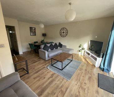 Bilborough Drive, Swindon - Photo 2