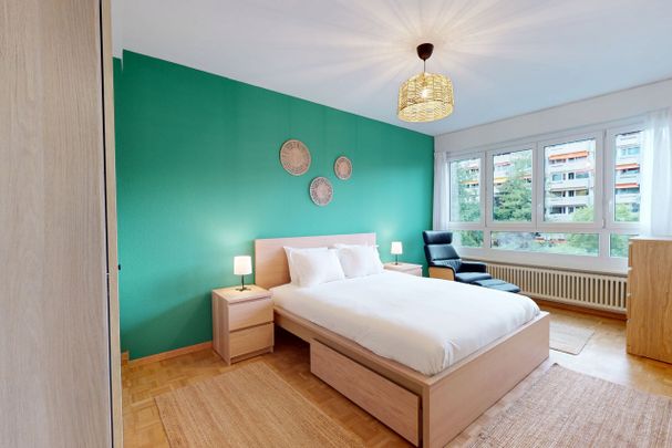 Luminous 2-bedroom apartment with balcony - Servette residential area - Photo 1