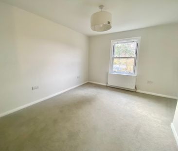 West Passage, Herts, Tring - Photo 3