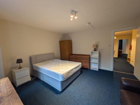 3 bedroom apartment to rent - Photo 3