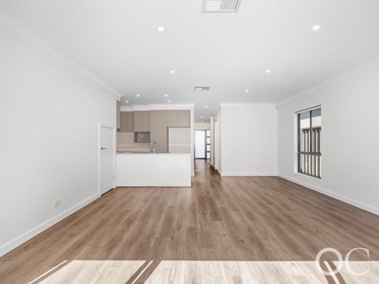 Open the Door to Modern Comfort - Photo 1