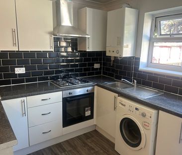 2 Bed Flat, Saint Albans Road, IG3 - Photo 1