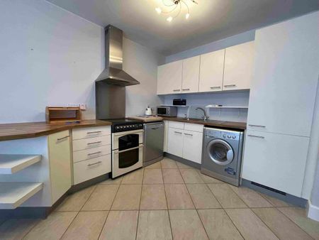 Fforster Square, Lucan, Co. Dublin *** 6 MONTH LEASE ONLY *** - Photo 2