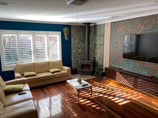 Caroline Springs - Photo 1