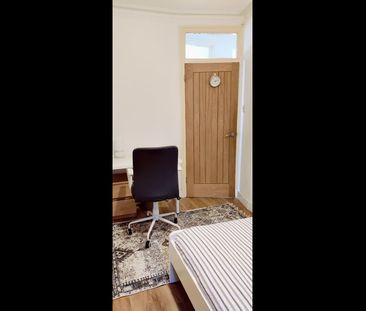 2 Bed Flat, Greyhound Mansions, W6 - Photo 4