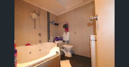 SHORT WALK TO STATION, SHOPS, HOSPITAL AND ALL AMENITIES - Photo 5