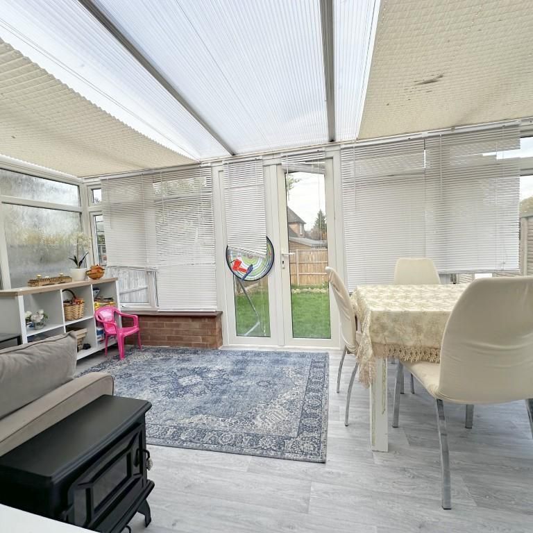 2 bedroom bungalow to rent - Photo 1