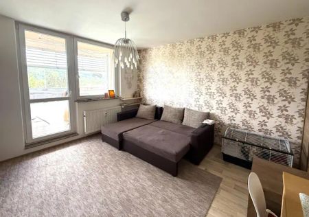 PRONÁJEM PROSTORNÉHO, SLUNNÉHO BYTU 3+1 S LODŽIÍ A SKLEPEM, BRNO KOMÍN - Photo 2