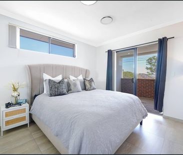 Spacious & Modern 4 Bedroom Duplex – Perfect Family Living - Photo 4