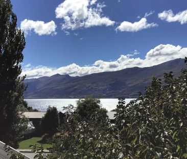 Large Home With Views - Photo 4