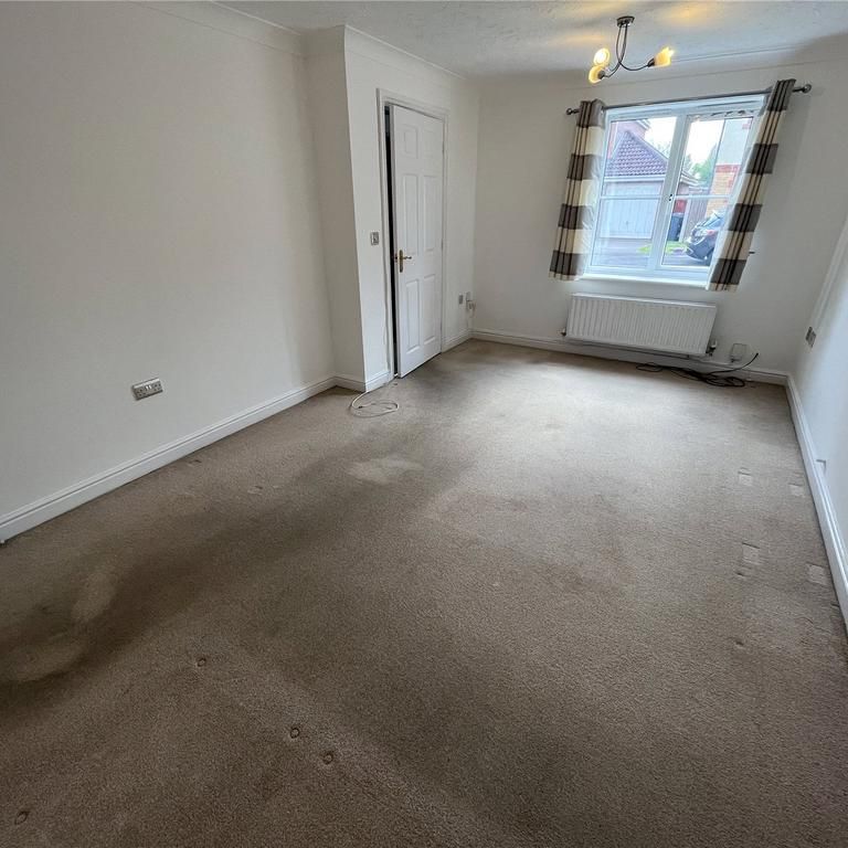 3 bedroom semi-detached house to rent - Photo 1