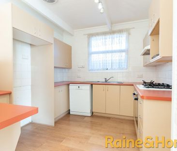 Wonderful Three Bedroom Home - Photo 4