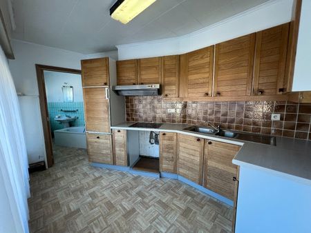 Bel-etage met 2 slaapkamers in centrum Lichtervelde - Foto 2