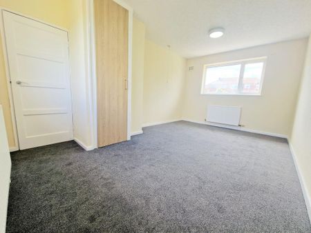 2 bedroom semi-detached house to rent - Photo 3