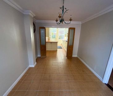 3 bedroom end of terrace house to rent - Photo 5