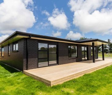 Brand new 4-bed home! - Photo 5