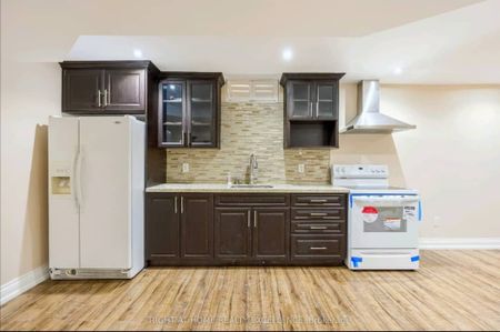 For Lease - 6862 Gooderham Estate Boulevard, Mississauga, Ontario - Photo 2