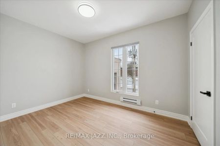 251 Simcoe Street S #201 - Photo 3