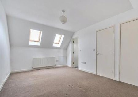 3 bedroom end of terrace house to rent - Photo 4