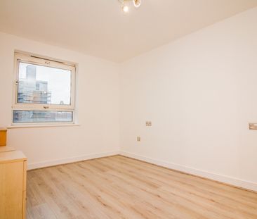 1 Bed Flat, Spectrum Tower, IG1 - Photo 2