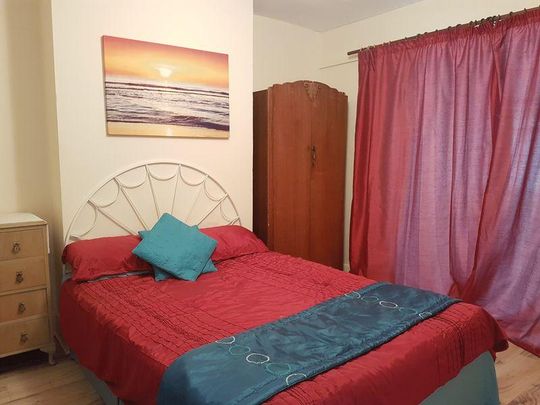 1 bedroom in a house share to rent - Photo 1