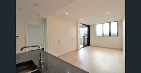 MODERN, SUN-FILLED 1 BEDROOM IN THE HEART OF EPPING - Photo 3