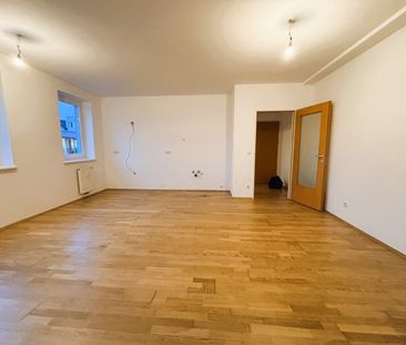 Perfekt aufgeteilte 2-Zimmer-Wohnung mit neuer Einbauküche in ideal... - Foto 5