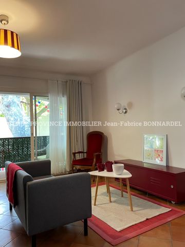 Location Appartement 3 pièces 79m² STE CECILE LES VIGNES 84290 - Photo 2